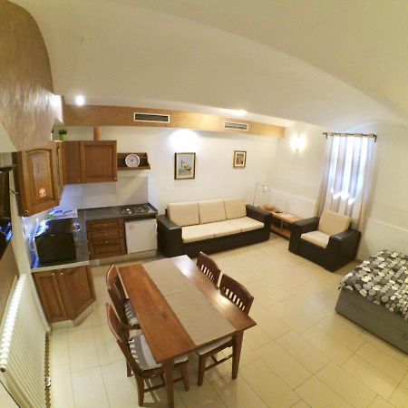 Carla Studio Apartment Zagreb Exteriör bild