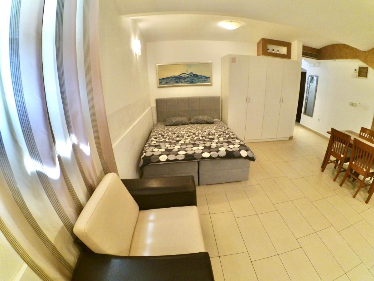 Carla Studio Apartment Zagreb Exteriör bild