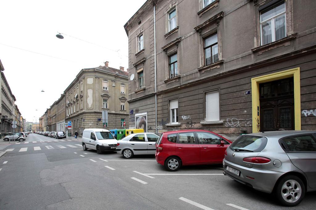 Carla Studio Apartment Zagreb Rum bild
