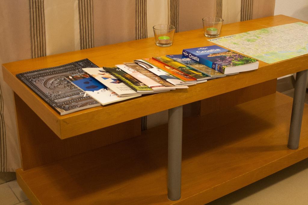 Carla Studio Apartment Zagreb Rum bild